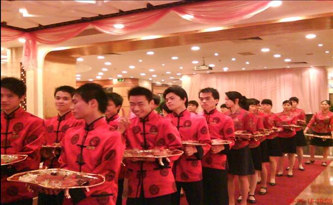 嘉成洋深圳嘉成供应链为企业优质客户提供、专业快捷服务、全职固定员工、临时服务用工，酒店宴会服务帮工